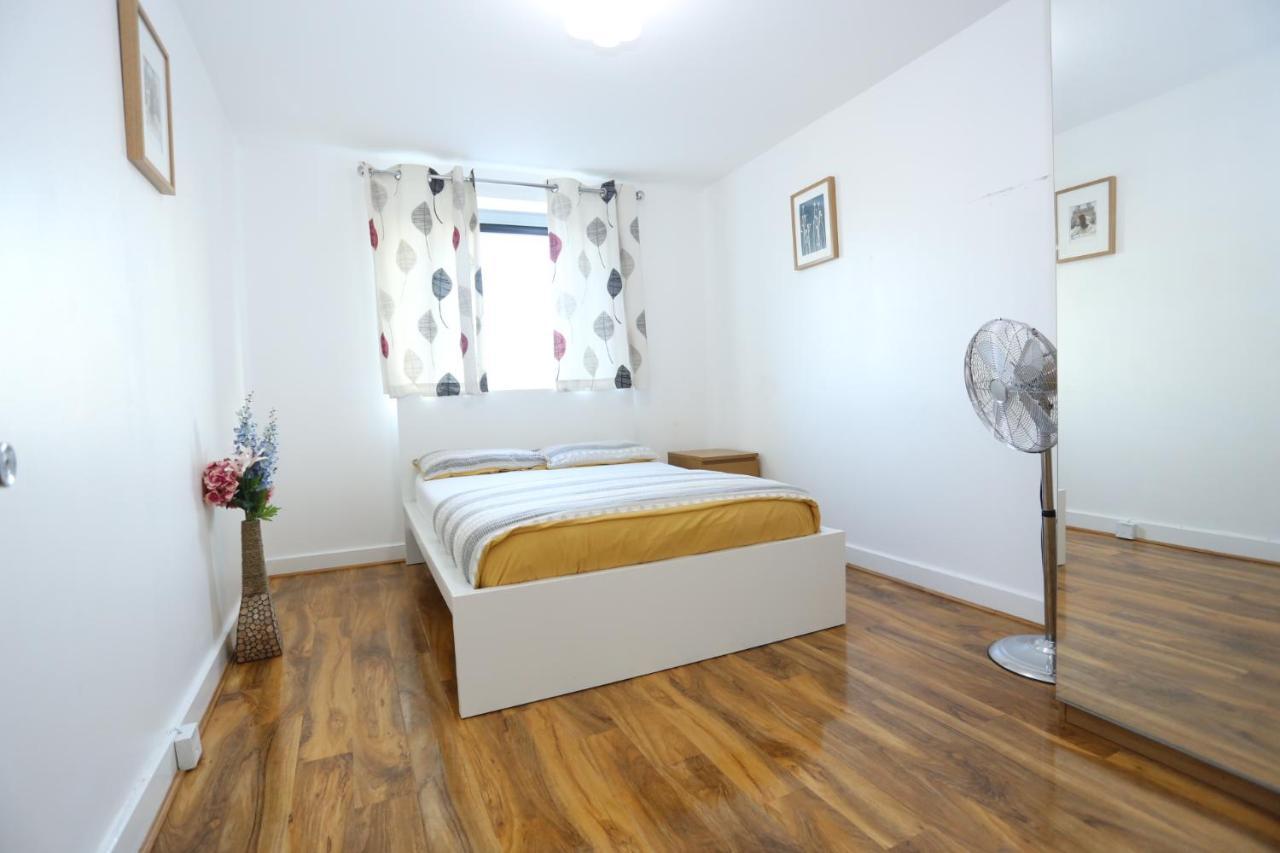 Lovely View 2 Beds 2 Bath Apartment, London Luaran gambar